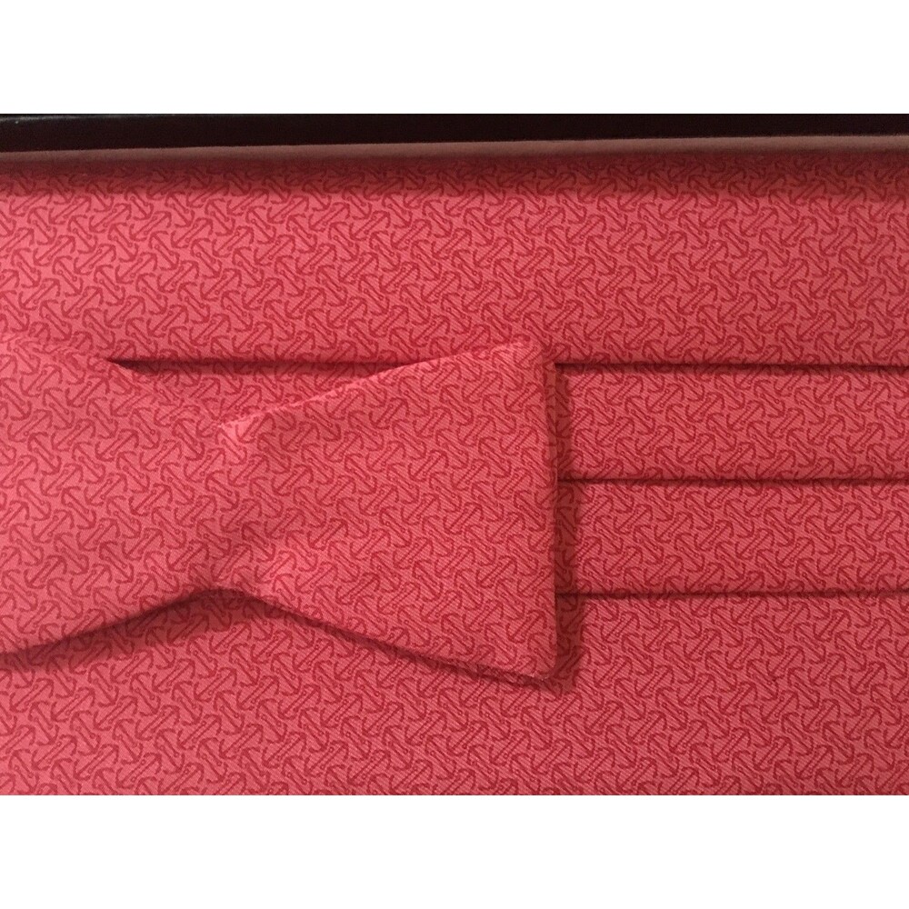 Vineyard Vines Anchor Geo Bow Tie Cummerbund Set